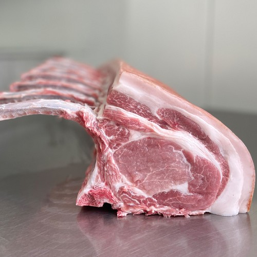 Le porc et BBQ bio : Côte de porc tomahawk persillée 600g